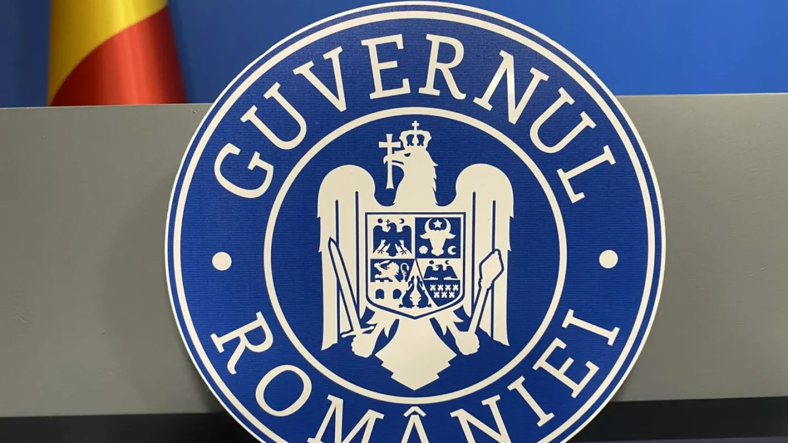 Guvernul respinge acuzațiile PSD privind proiectul SMR de la DoiceștinnPurtătoarea de cuvânt a Guvernului, Ioana Ene Dogioiu, a declarat joi că discuțiile premierului interimar Ilie Bolojan cu partea americană referitoare la proiectul reactoarelor modulare mici de la Doicești nu au avut ca scop afectarea parteneriatului strategic dintre România și Statele Unite ale Americii