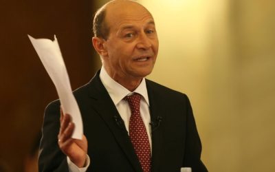 Traian Băsescu, fostul președinte al României, a subliniat că singura soluție pentru depășirea crizei politice actuale este reluarea funcționării coaliției de guvernare