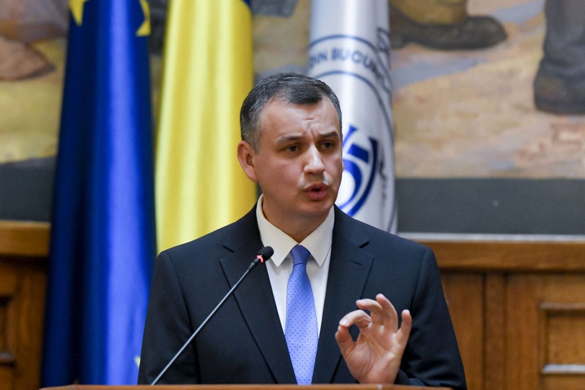 Președintele Nicușor Dan negociază intens pentru a forma un nou guvern după ce a anunțat intenția de a-l nominaliza pe Eugen Tomac drept premier