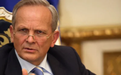 Fostul premier Theodor Stolojan îl critică pe Nicușor Dan, acuzându-l că tergiversează desemnarea unui prim-ministru