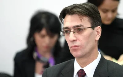 Avocatul Toni Neacșu avertizează despre riscul crescut de dosar penal pentru premierul Ilie Bolojan, după ce Comisia juridică a Senatului a recomandat sesizarea Parchetului în cazul ordonanței de urgență privind SAFE