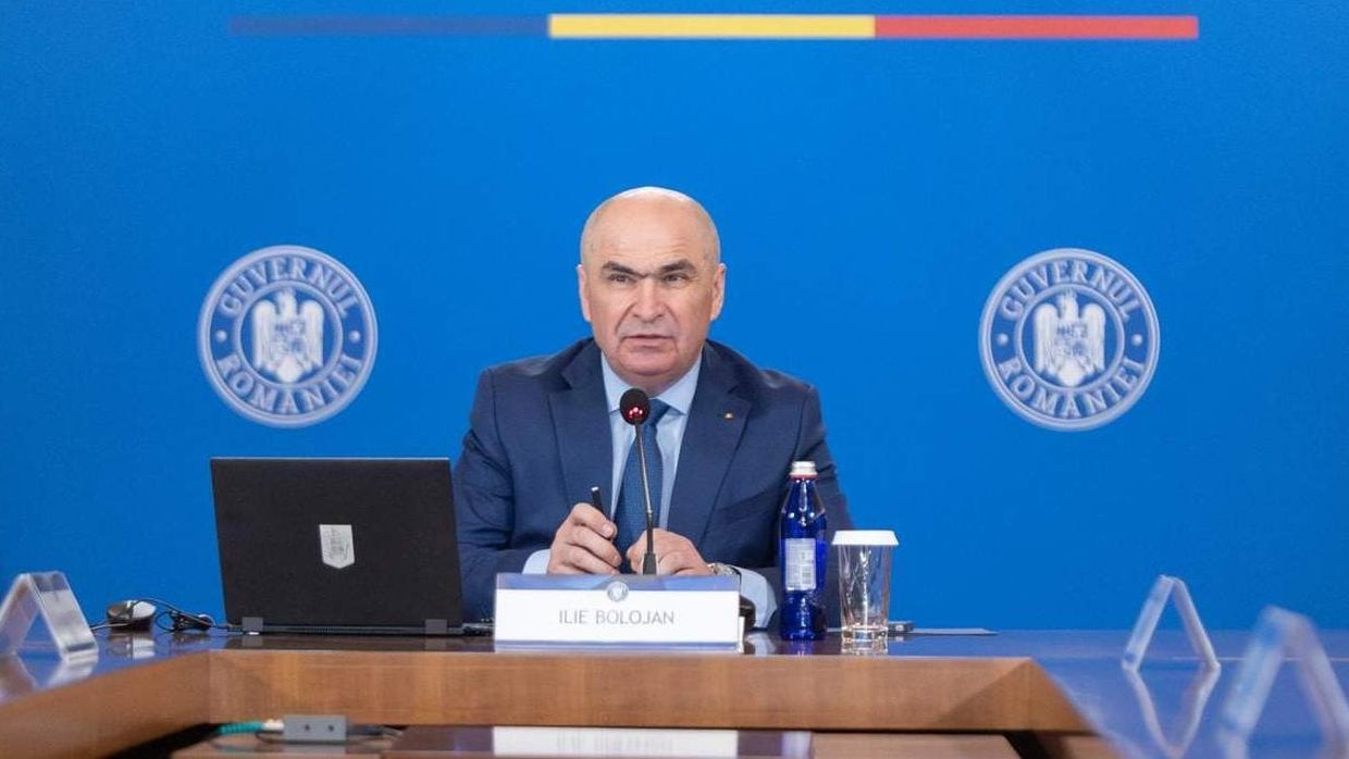 Ilie Bolojan, premierul interimar, a subliniat importanța formării rapide a unui guvern stabil pentru România, avertizând asupra riscului pierderii fondurilor europene din cauza întârzierilor în adoptarea actelor normative.nn Consultări la Cotroceni și importanța eficienței Bolojan a declarat că președintele României, Nicușor Dan, va decide momentul în care va convoca la Cotroceni pentru consultări sau va anunța nominalizarea unui premier