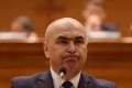 Premierul Ilie Bolojan recunoaște public unele greșeli în guvernare, dar le pune pe seama presiunilor interne și a implementării rapide a unor măsuri