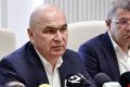 Bolojan răspunde acuzațiilor PSD și comentează rolul președintelui Iohannis Premierul Ilie Bolojan a respins cererea de demisie adresată de Partidul Social Democrat (PSD) și a comentat criticile venite dinspre formațiunea condusă de Marcel Ciolacu