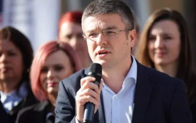 Guvernul plătește chirii pentru birouri parlamentare în Brașov, folosite de USR, dar care par a fi goale sau nefuncționale, dezvăluie o investigație DeFapt.ro