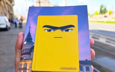 Un carnețel „#JeSuisBolo” a atras atenția la Târgul de Carte Gaudeamus Oradea Un carnețel cu un design nonconformist, inspirat de un eveniment politic recent, a captivat vizitatorii Târgului de Carte Gaudeamus din Oradea