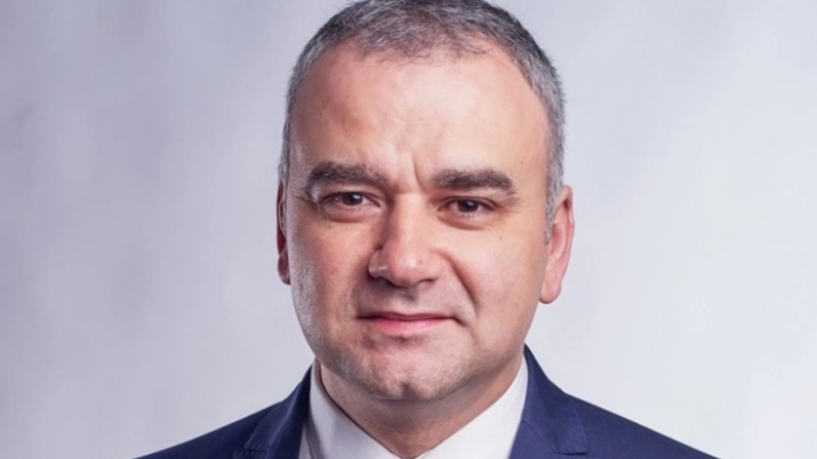 Senatorul USR Marius Bodea a lansat un atac dur la adresa primarului din Iași, Mihai Chirica, cerând Partidului Național Liberal (PNL) să ia măsuri urgente