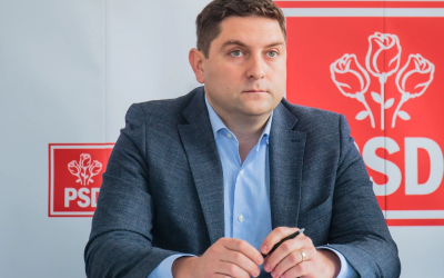 Liderul PSD Iași, Bogdan Cojocaru, îl acuză pe liberalul Costel Alexe de eșecul atragerii de fonduri europene și guvernamentale pentru județ, subliniind în același timp sporirea averii și acumularea de dosare penale de către președintele Consiliului Județean