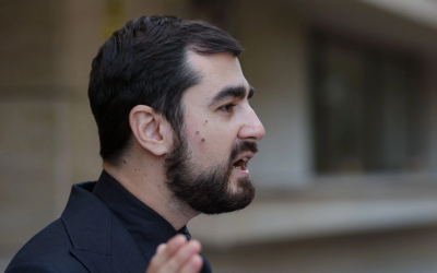 Legea salarizării unitare, un proiect legislativ care vizează creșterea veniturilor angajaților din sectorul public, riscă să genereze o majorare semnificativă a cheltuielilor statului, conform declarațiilor deputatului USR, Claudiu Năsui