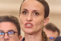 Ministrul interimar de Externe, Oana Țoiu, a criticat dur USR, sugerând că un partid care abandonează reformele în momentele dificile nu poate fi un partener de încredere pentru viitor