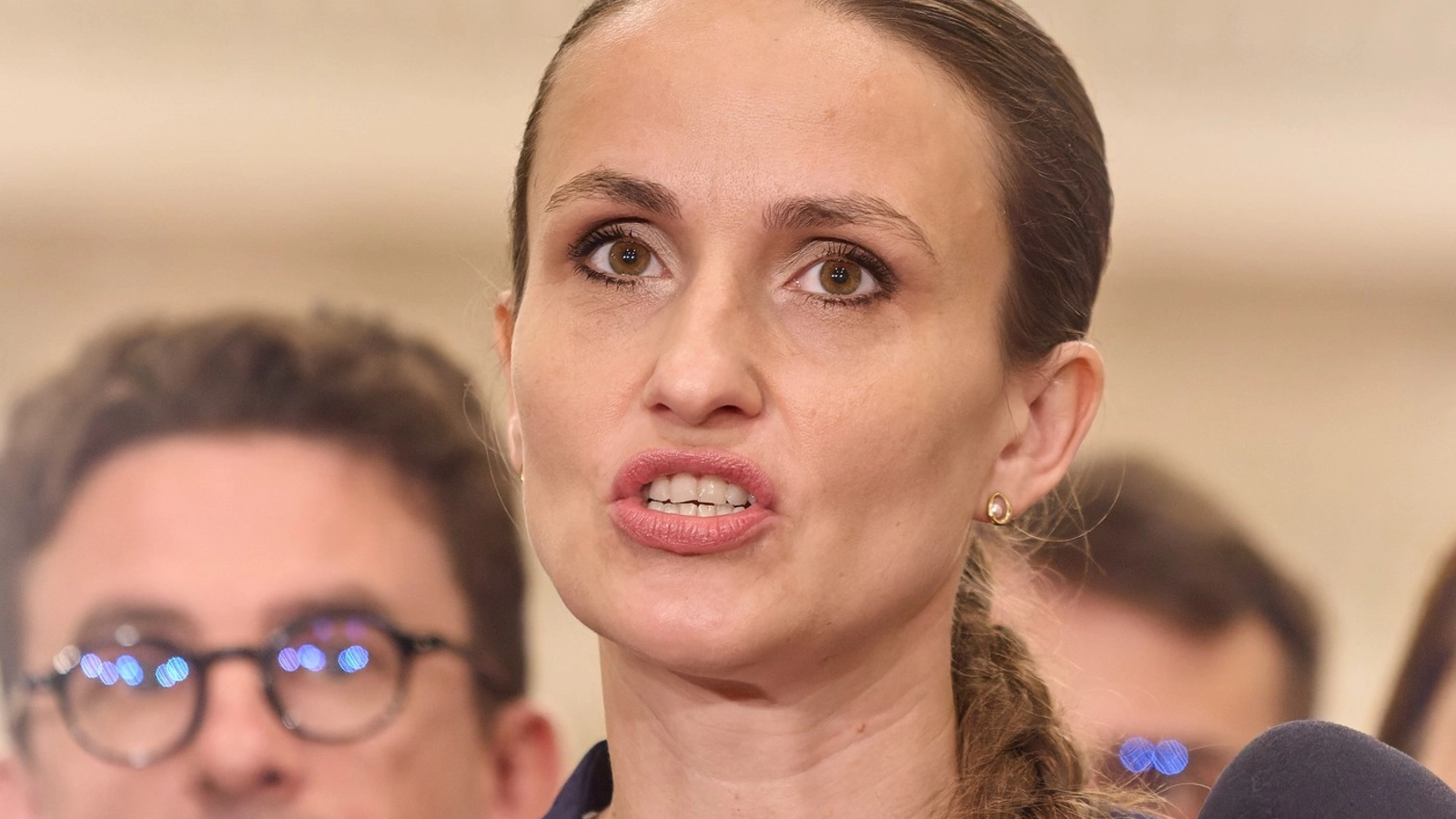 Ministrul interimar de Externe, Oana Țoiu, a criticat dur USR, sugerând că un partid care abandonează reformele în momentele dificile nu poate fi un partener de încredere pentru viitor