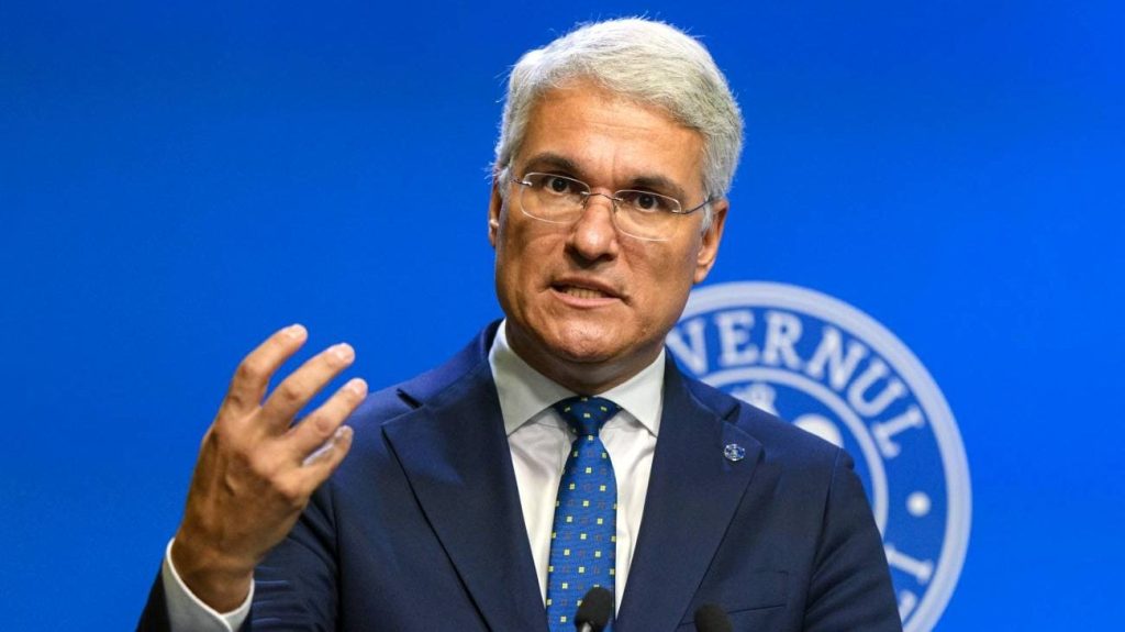 Dragoș Pîslaru îl acuză direct pe Adrian Câciu și Marcel Ciolacu de minciună în legătură cu PNRR Ministrul Investițiilor și Proiectelor Europene (MIPE), Dragoș Pîslaru, a lansat un atac dur la adresa fostului ministru Adrian Câciu și a fostului premier Marcel Ciolacu, ambii din partea PSD