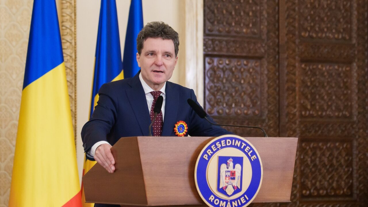 Dronă rusă doboară liniștea: Reacția lui Nicușor Dan Președintele Nicușor Dan a anunțat o serie de măsuri și declarații ferme după ce o dronă rusească a lovit teritoriul României, rănind doi cetățeni