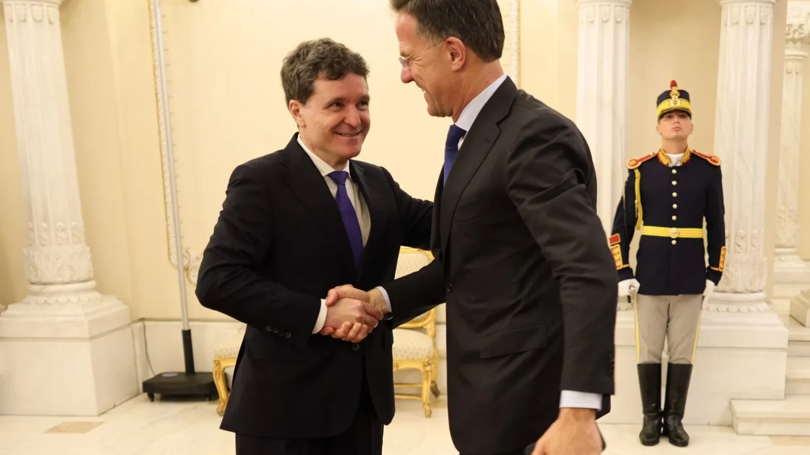 Președintele României, Nicușor Dan, a avut o întâlnire de lucru cu Secretarul General al NATO, Mark Rutte, și cu președintele Poloniei, Karol Nawrocki, la București, înaintea summitului formatului B9