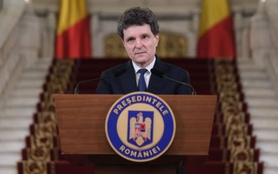 Guvernul Ilie Bolojan a fost demis prin moțiune de cenzură cu 281 de voturi, marcând sfârșitul a 11 luni de guvernare și declanșând negocieri intense pentru un nou cabinet