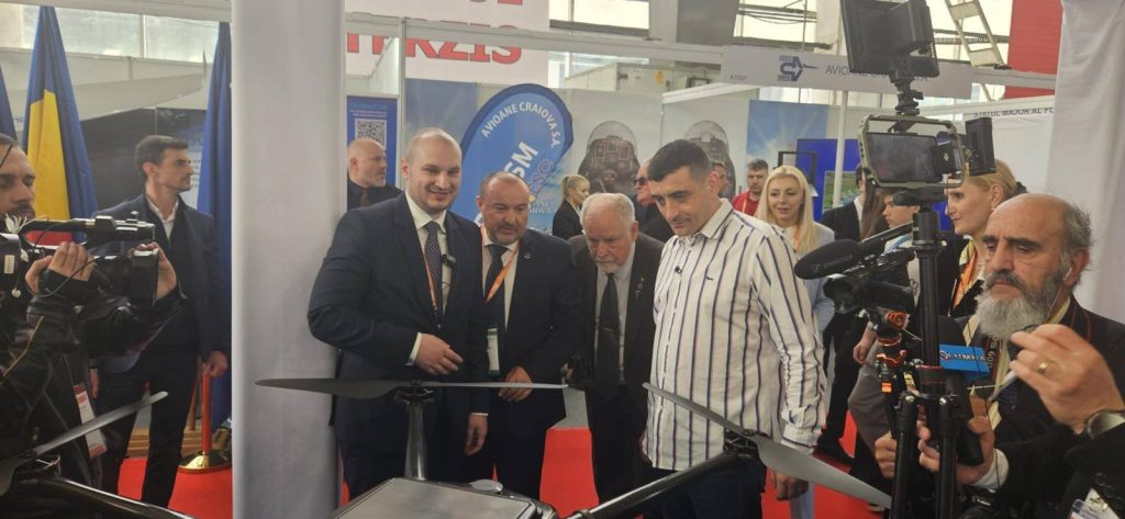 George Simion, liderul Alianței pentru Unirea Românilor (AUR), a vizitat recent expoziția de armament Black Sea Defense, Aerospace and Security (BSDA), eveniment desfășurat în regiunea Mării Negre