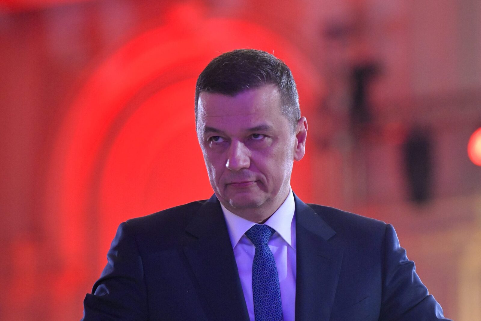 Liderul PSD, Sorin Grindeanu, a lansat atacuri dure la adresa premierului interimar, Ilie Bolojan, comentând dezvăluirile Gândul despre nunta președintelui Senatului, Mircea Abrudean