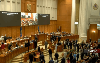 Un moment tensionat a marcat începutul strigării listei de prezență în Plenul Reunit al Parlamentului României, în contextul votului pentru moțiunea de cenzură