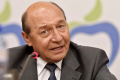 Traian Băsescu, fostul președinte, propune refacerea coaliției de guvernare eșuate, considerând că aceasta este singura soluție pentru depășirea impasului politic actual