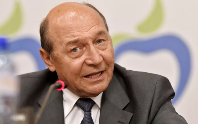 Traian Băsescu, fostul președinte, propune refacerea coaliției de guvernare eșuate, considerând că aceasta este singura soluție pentru depășirea impasului politic actual