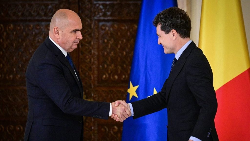România, în criză politică, începe consultările pentru un nou Guvern Consultările formale pentru desemnarea unui nou premier care să formeze un Guvern au loc pe 18 mai, la Palatul Cotroceni