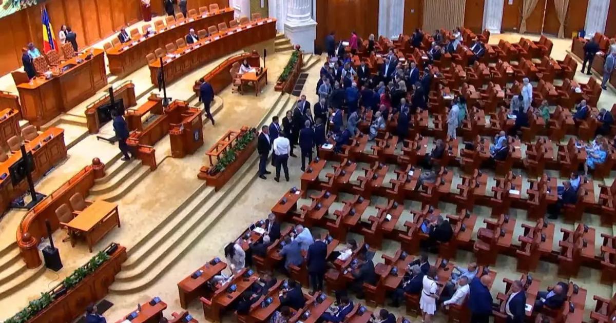 AURu, pe primul loc în preferințele electoratului, conform unui sondaj CURS Un sondaj CURS recent, realizat în perioada 1-14 mai 2026 și publicat duminică, indică o preferință clară a românilor pentru alegeri anticipate