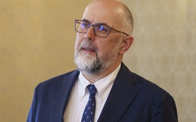 UDMR exclude susținerea unui guvern minoritar PSD Liderul Uniunii Democraților și Maghiarilor din România (UDMR), Kelemen Hunor, a exclus posibilitatea susținerii unui guvern minoritar condus de Partidul Social Democrat (PSD)