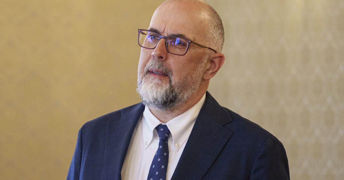UDMR exclude susținerea unui guvern minoritar PSD Liderul Uniunii Democraților și Maghiarilor din România (UDMR), Kelemen Hunor, a exclus posibilitatea susținerii unui guvern minoritar condus de Partidul Social Democrat (PSD)