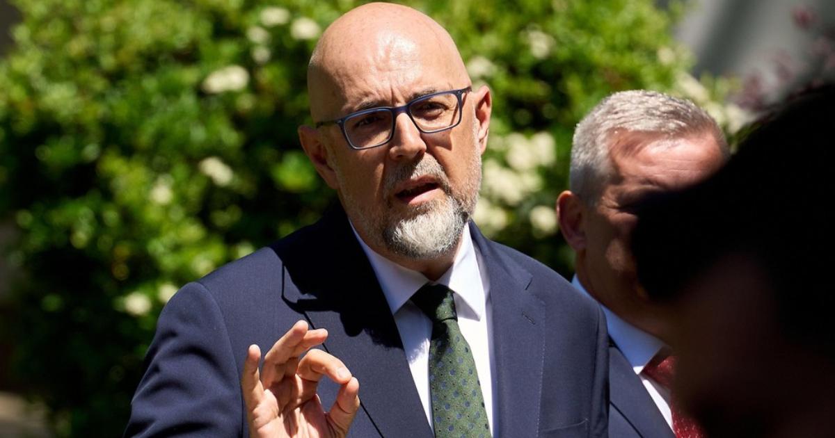 Kelemen Hunor: România are nevoie de un guvern funcțional până la jumătatea lunii iunie Președintele Uniunii Democraților Maghiari din România (UDMR), Kelemen Hunor, a subliniat importanța formării rapide a unui guvern în România, pledând pentru un termen limită până la jumătatea lunii iunie