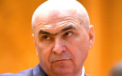 Șeful PNL, Ilie Bolojan, a abordat recent problema traseismului politic în Parlamentul României, subliniind că, deși nu încurajează acest fenomen, o situație cu parlamentari independenți numeroși poate crea instabilitate