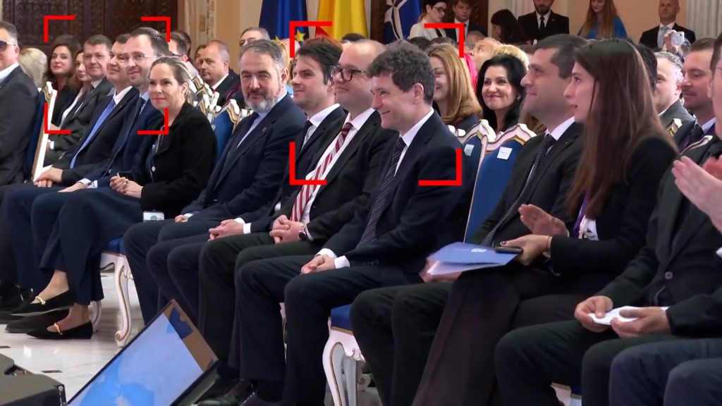 Liderii politici se confruntă cu un impas în încercarea de a forma un nou guvern, după ce moțiunea de cenzură a dus la căderea cabinetului condus de Ilie Bolojan