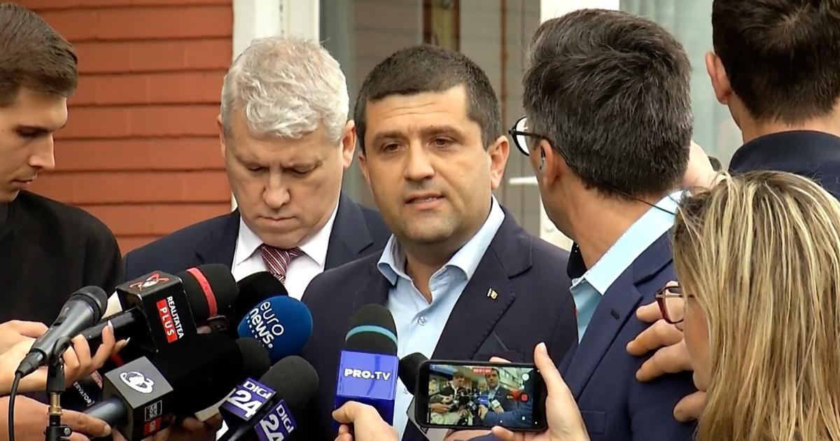 RADU MIRUȚĂ: Armata Română nu a eșuat, dar recunoaște lipsa de echipamente antidronă după incidentul de la Galați Ministrul Apărării Naționale, Radu Miruță, a declarat vineri la Galați că Armata Română nu a eșuat în misiunea de protejare a populației, în urma atacului cu dronă care a lovit un bloc de locuințe