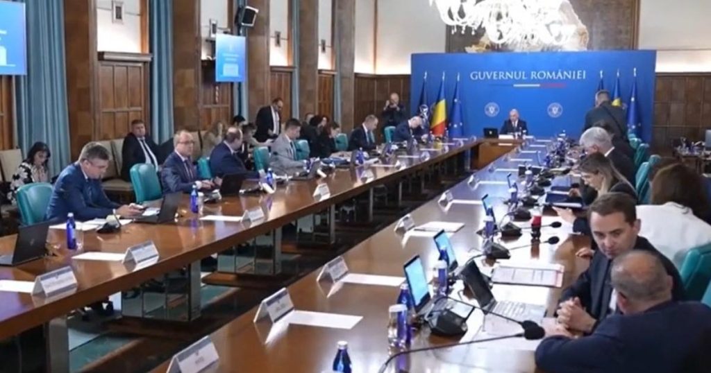 Guvernul a aprobat măsuri pentru accelerarea absorbției fondurilor europene Guvernul a aprobat, în ședința de luni, două ordonanțe de urgență menite să impulsioneze absorbția fondurilor europene
