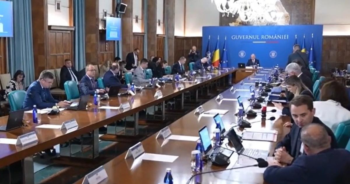 Guvernul a aprobat măsuri pentru accelerarea absorbției fondurilor europene Guvernul a aprobat, în ședința de luni, două ordonanțe de urgență menite să impulsioneze absorbția fondurilor europene