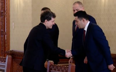 Criza politică se adâncește la București: negocieri dificile pentru un nou guvern, după căderea executivului Bolojan La zece zile de la moțiunea de cenzură care a dus la căderea guvernului condus de Ilie Bolojan, formarea unui nou executiv pare să se confrunte cu obstacole majore