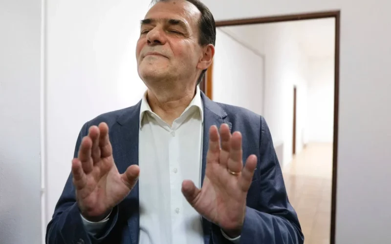 Ludovic Orban, fost prim-ministru și lider politic, critică dur declarațiile președintelui Klaus Iohannis referitoare la formarea noului guvern, acuzându-l de „marketing electoral” și „demagogie ieftină”