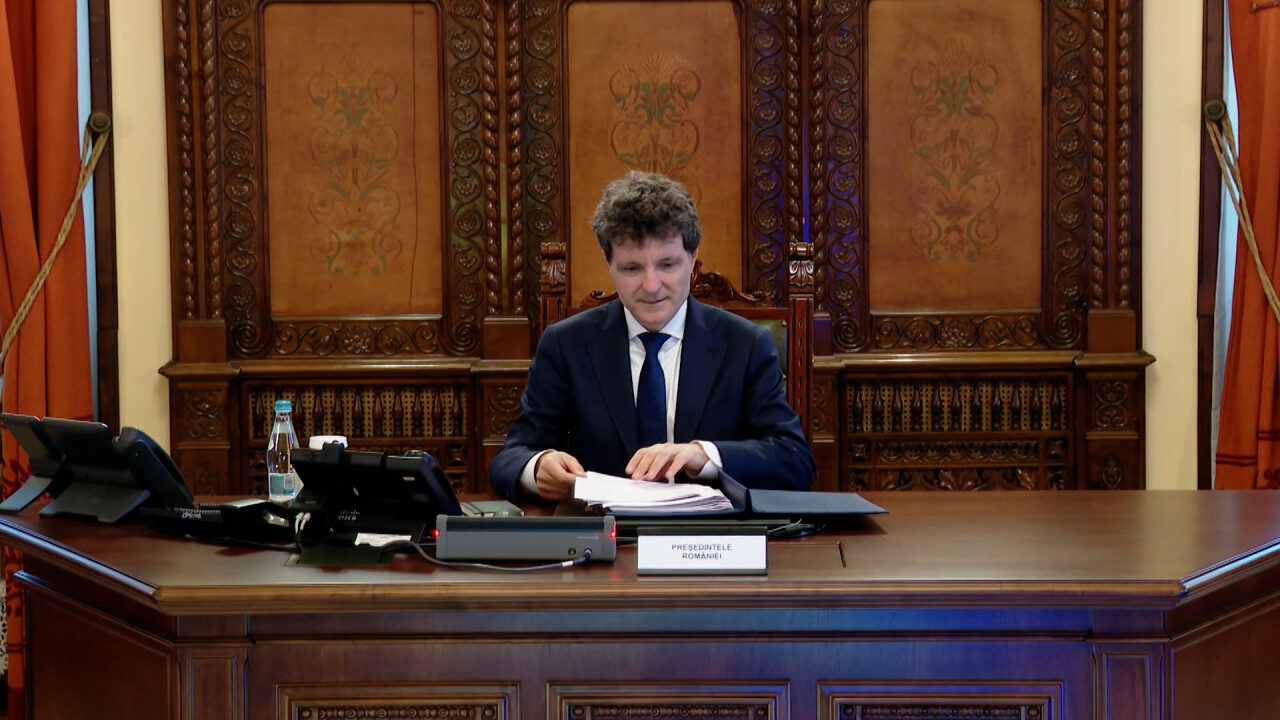 Președintele DAN Amână Desemnarea Premierului Pe Fondul Blocajului Politic Președintele Nicușor Dan nu va face anunțul privind desemnarea unui nou premier în zilele următoare, chiar dacă parlamentarii intră de miercuri în vacanța de vară