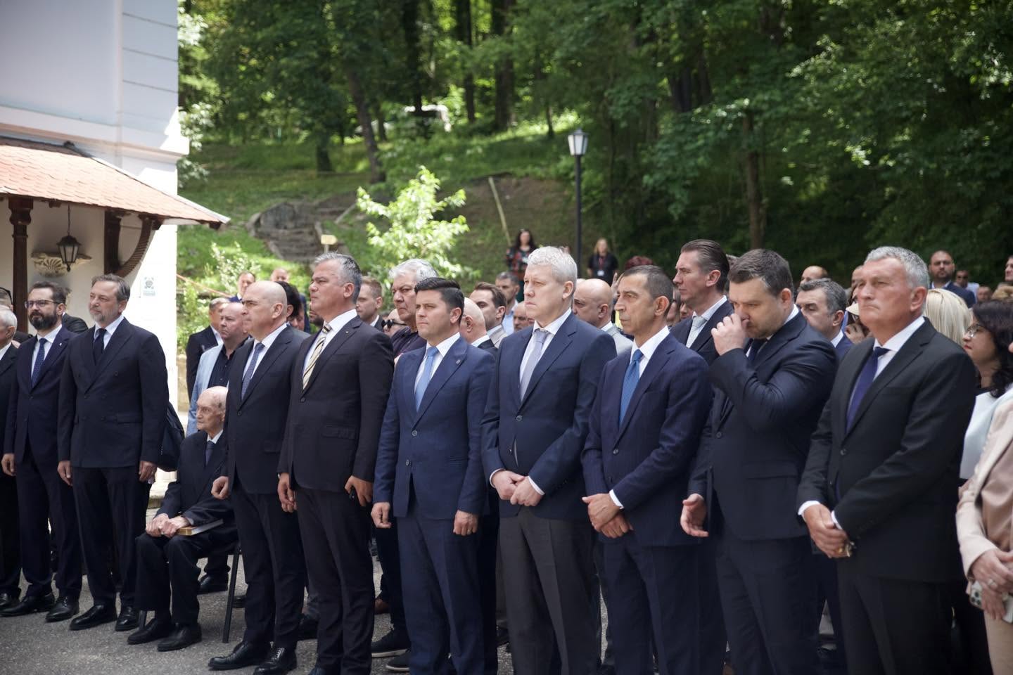 Noi nume în conducerea PNL, pregătite pentru congres Tabăra „Ilie Bolojan” își consolidează poziția în cadrul Partidului Național Liberal prin nominalizarea unei noi echipe de conducere, care urmează să fie validată oficial în cadrul congresului programat pentru duminica, 21 iunie