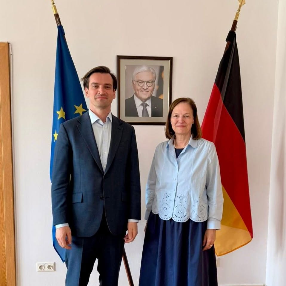 Ganninger, Ambasadorul F…, discuție despre relația România-F…