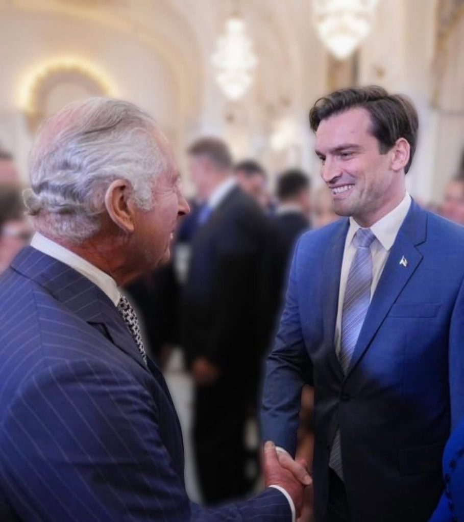 Rege Charles al III-lea: Petrecere la București pentru majoratul regal