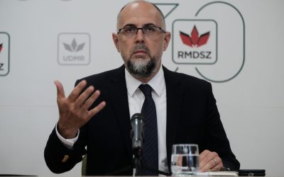 KELEMEN HUNOR SUSȚINE GUVERN POLITIC, ÎN CONDIȚIILE ÎN CARE DESEMNATUL NU OBȚINE VOTUL PARLAMENTAR Președintele Uniunii Democrate Maghiare din România (UDMR), Kelemen Hunor, a declarat, într-o intervenție la TVR Info, că susține formarea unui guvern politic, chiar dacă propunerea premierului desemnat, Eugen Tomac, nu va obține votul de învestitură în Parlament