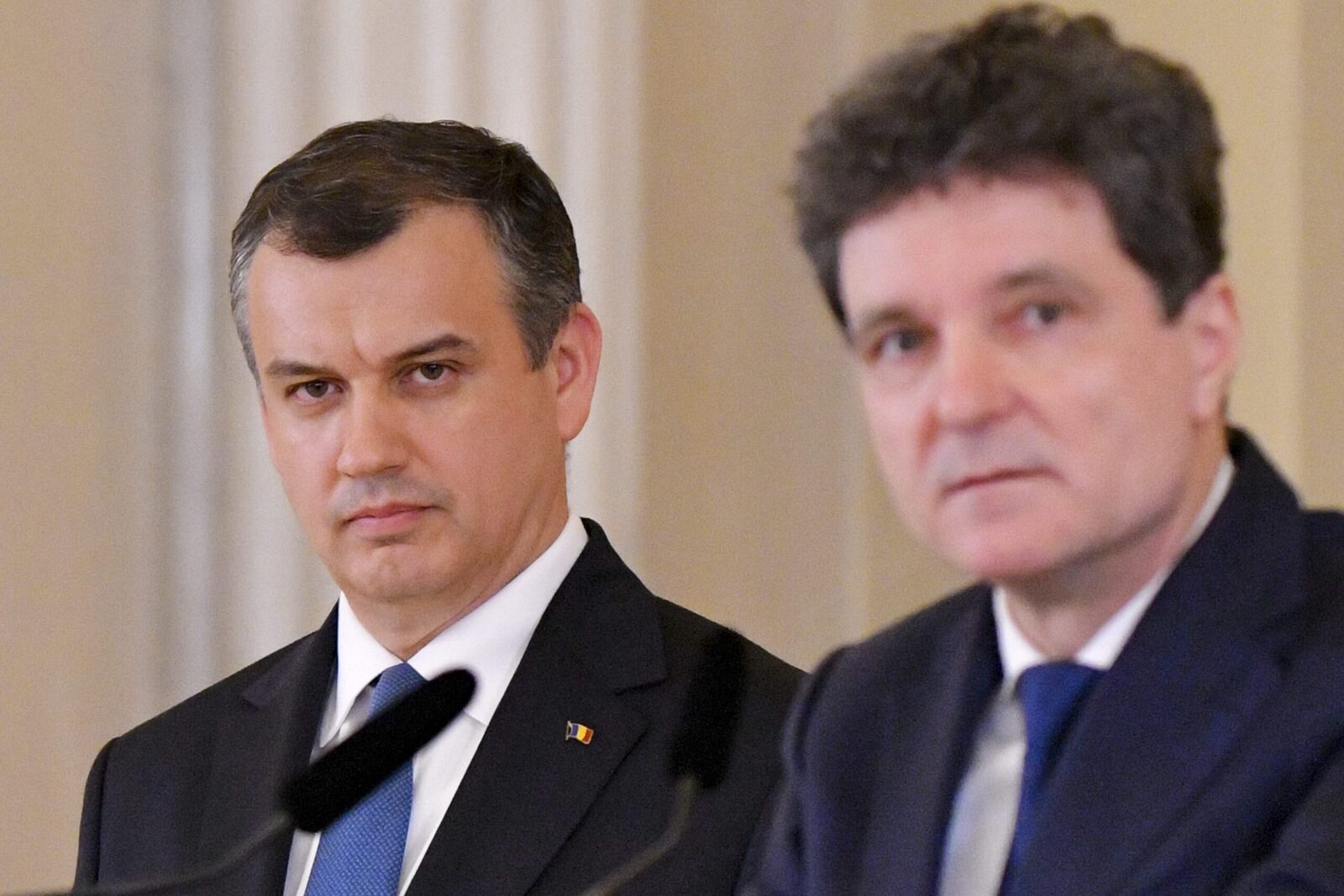 Premierul desemnat EUGEN TOMAC a infirmat categoric informațiile potrivit cărora RADU BURNETE, consilier pe probleme economice și sociale al președintelui Nicușor Dan, ar urma să ocupe o funcție în viitorul Guvern