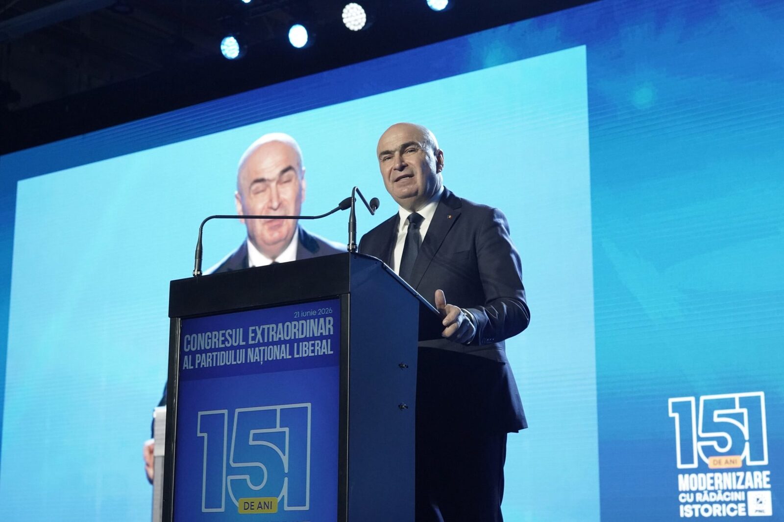 PNL atrage trei politicieni „suveraniști” în rândurile sale Partidul Național Liberal (PNL) și-a extins rândurile cu trei noi membri proveniți din zona politică „suveranistă”, printre aceștia numărându-se și noul președinte al filialei PNL Ialomița, ADRIAN PEIU