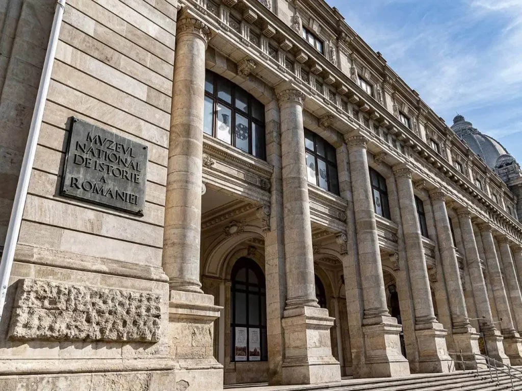 AUR preistoric, la București: Trei brățări rare, expuse de vineri