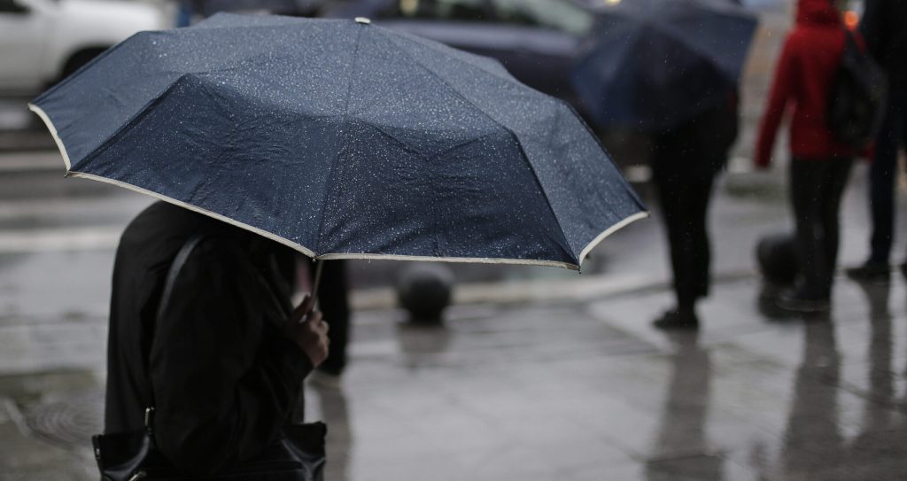 București sub asalt: Vijelie și fulgere sâmbătă
