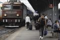 Tren blocat: Șofer de tir a pus în pericol Gara de Nord