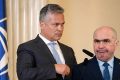 Premierul desemnat Adrian Veștea a anunțat luni seara că nu renunță la mandatul său, sfidând decizia Biroului Politic Național al PNL, care îi ceruse retragerea până marți, 16 iunie, ora 10.00