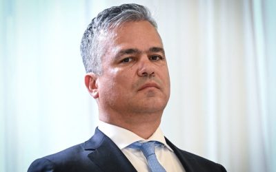 AUR anuntă boicotarea votului pentru Guvernul Veștea, liberalii contestă nominalizările Partidul Alianța pentru Unirea Românilor (AUR) a anunțat, prin vocea liderului senatorilor săi, Petrișor Peiu, că cel mai probabil nu va participa la votul de învestitură pentru Guvernul condus de Adrian Veștea