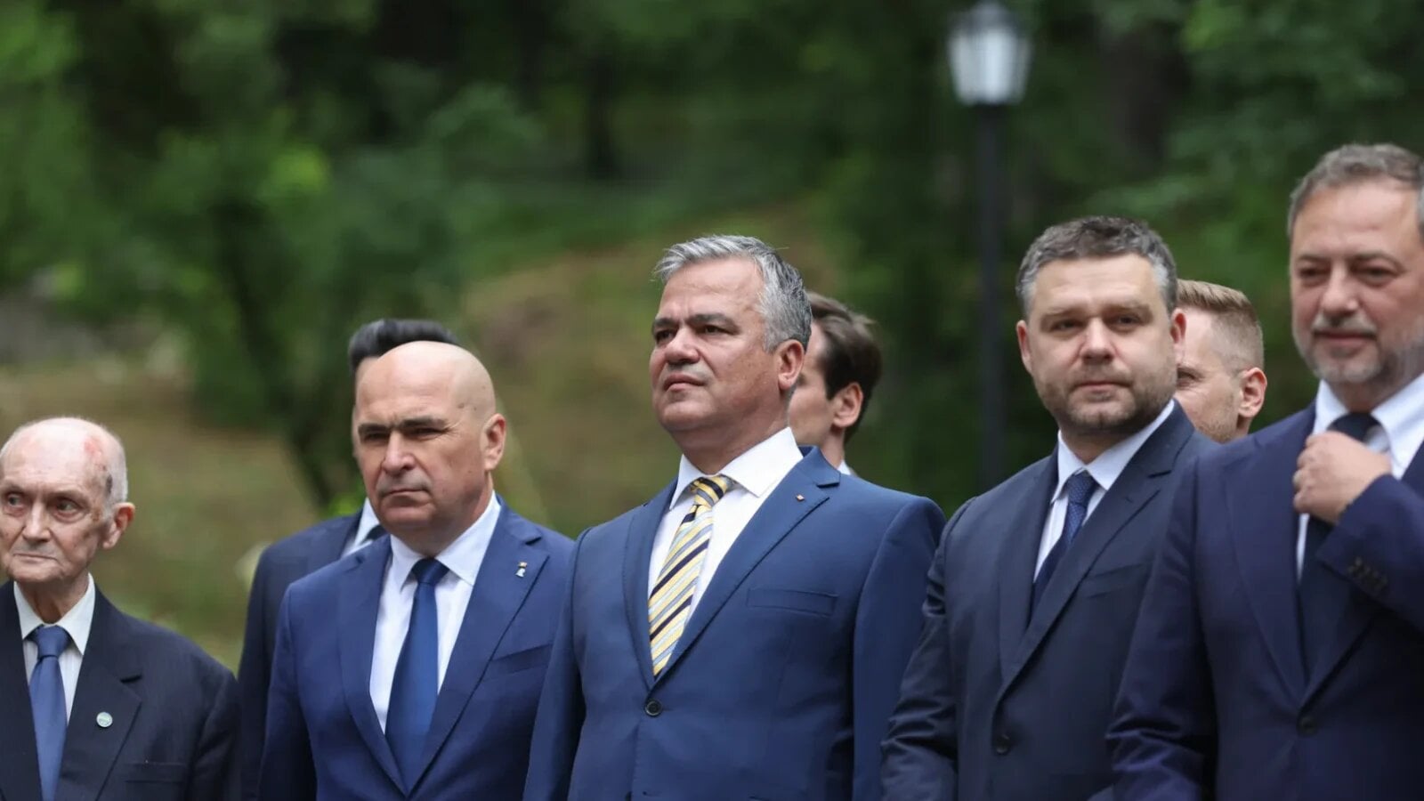 Ciprian Pandea, președintele PNL Călărași, a reacționat duminică la desemnarea lui Adrian Veștea pentru funcția de prim-ministru, subliniind necesitatea unor discuții interne în PNL, în loc de declarații publice contradictorii
