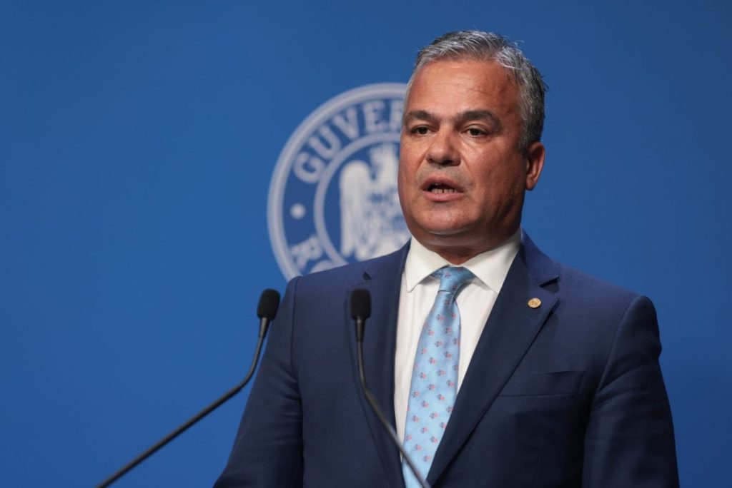 Adrian Veștea anunță depunerea programului de guvernare și a listei miniștrilor joi în Parlament Adrian Veștea, premierul desemnat, a declarat că programul de guvernare se află în „etapa finală de definitivare”, urmând ca joi dimineață, 18 iunie 2026, să depună în Parlament lista miniștrilor și planul de guvernare